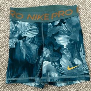 Nike pro women’s 5 inch shorts. New without tags!